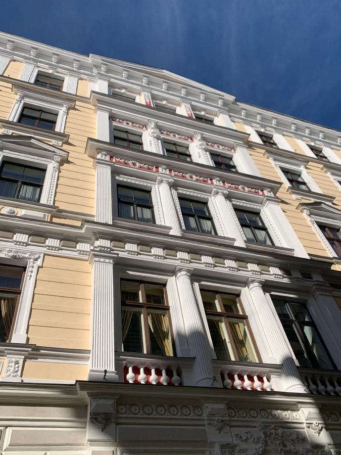 Dandelion Apartment Vecpilsetas Riga Exterior foto